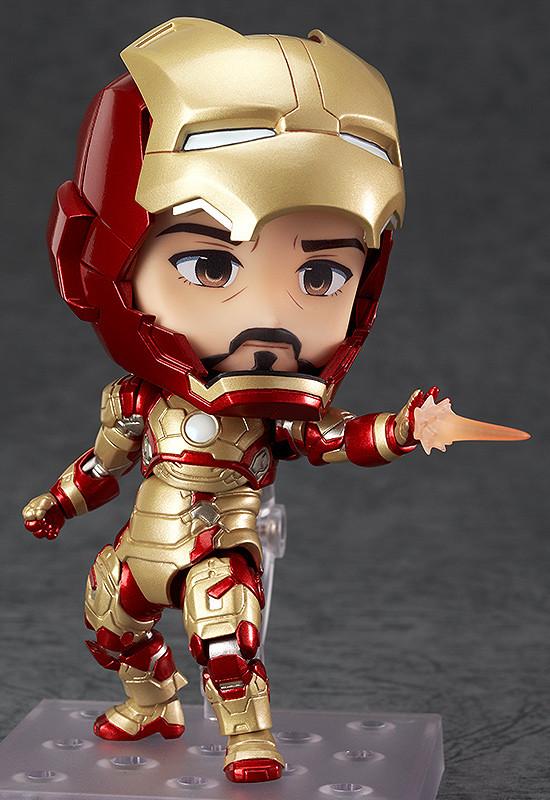 Iron Man Mark 42: Hero’s Edition + Hall of Armor Set